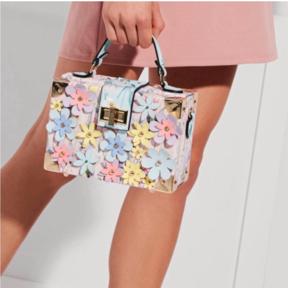 Aldo Campolano Floral 3D Embellished Box Bag – Gorgeous & Unique